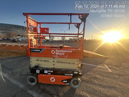 2025 JLG ES1932