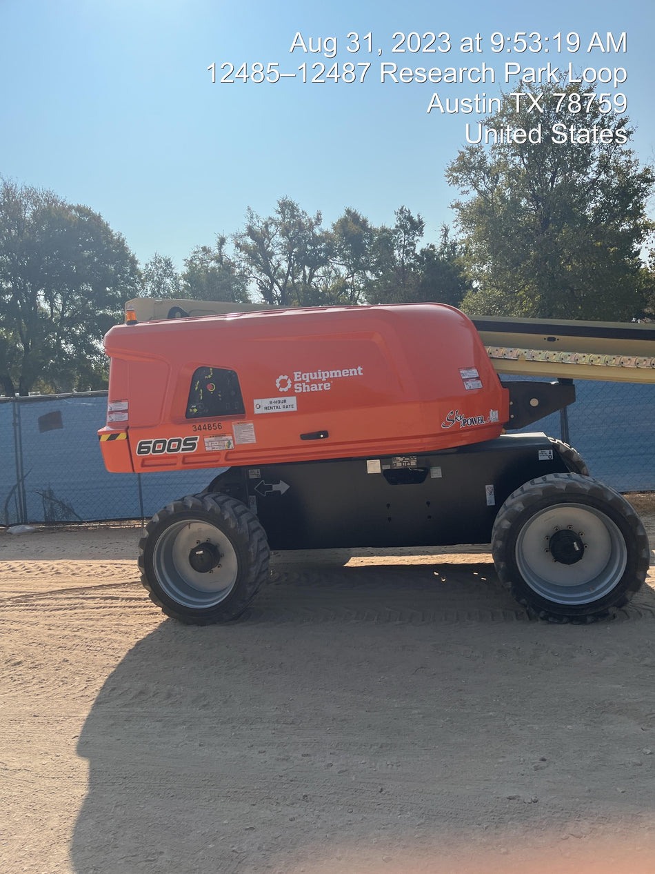 2023 JLG 600S