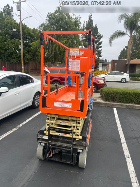2024 JLG ES1932