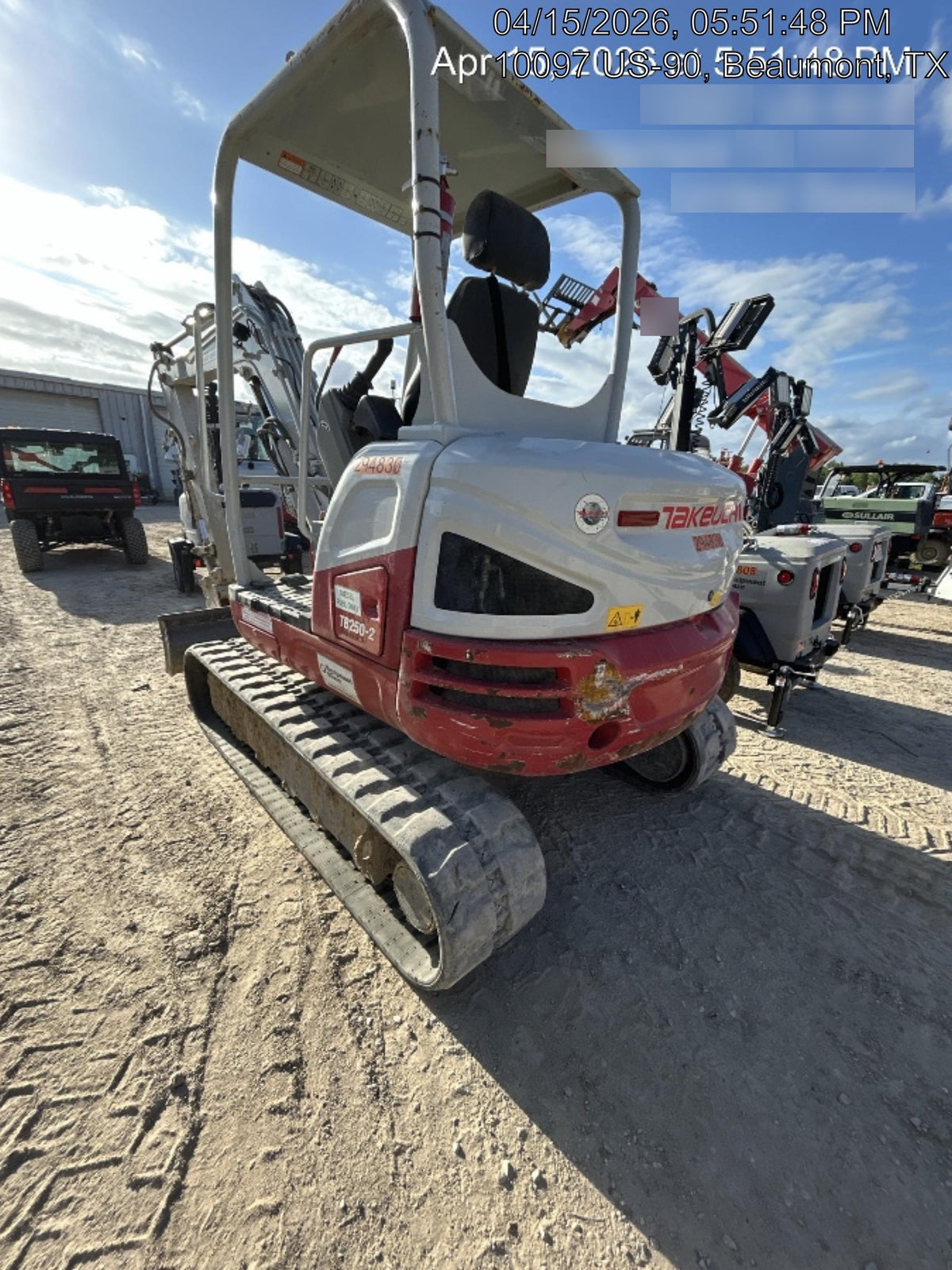 2023 TAKEUCHI TB250-2R