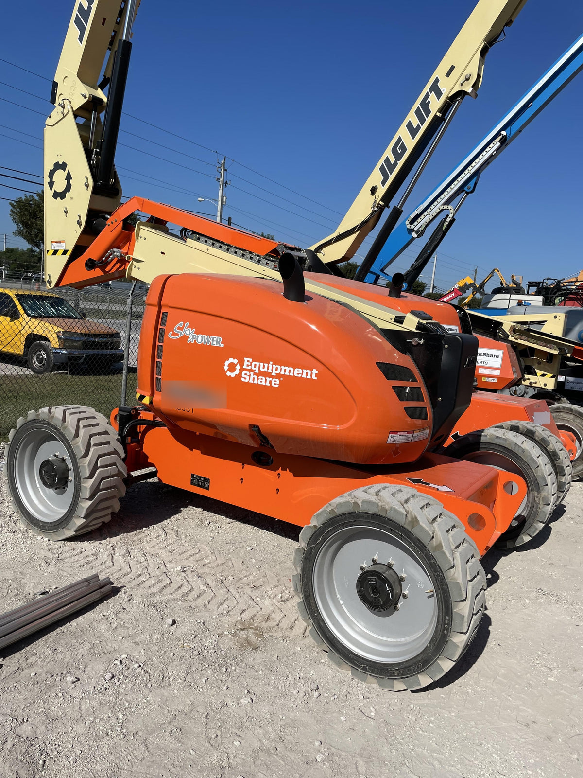 2023 JLG 600AJ
