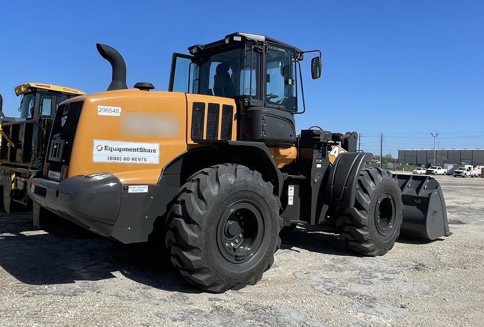 2023 CASE 821G