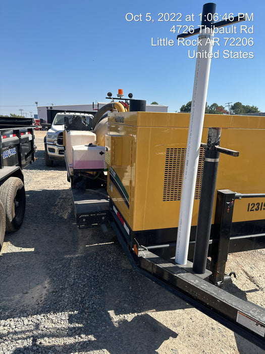 2021 Vac-Tron LP573XDT 500 Gallon Debris Tank w/ Hydraulic Tilt, two (2) 100 Gallon Water Tanks, Low Profile Torsion Axles (12,000 GVWR)