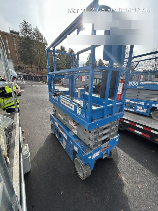 2020 Genie GS-1930 Solid Non Marking Tires, Beacon, Folding rails with half height swing gate, 800W Inverter