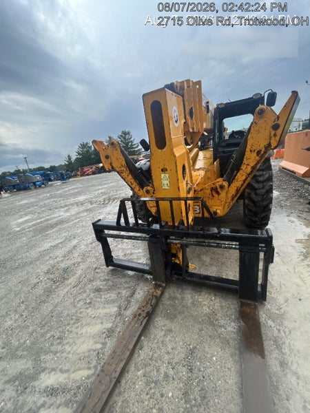 2019 JCB 512-56 Canopy, 74 HP, Solid Tires, STD Worklight, Beacon, Aux Hydraulics, Lifting Eye, Back up Alarm 66" Carriage, 60" Forks