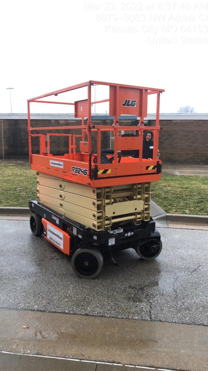 2022 JLG R3246