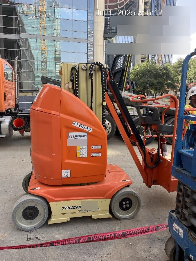 2022 JLG 26E