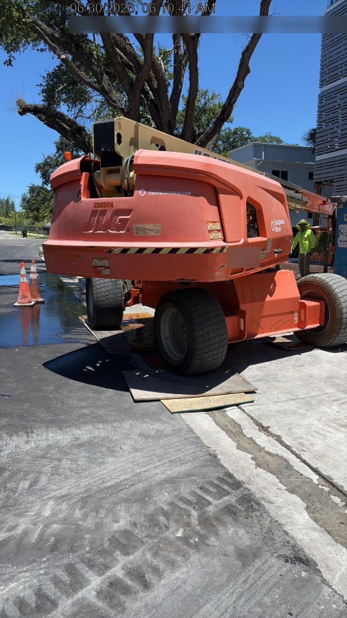 2022 JLG 660SJ