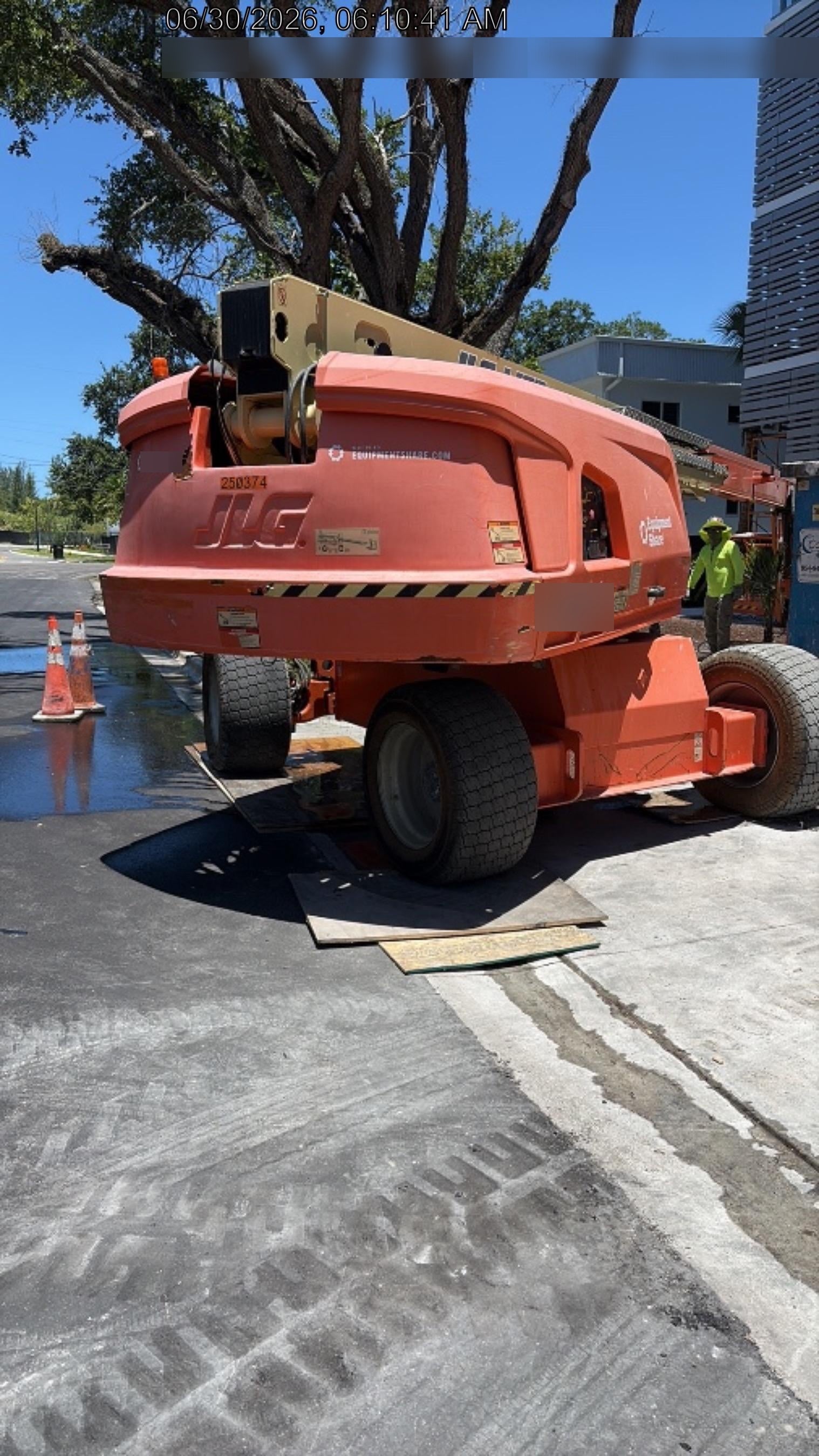 2022 JLG 660SJ