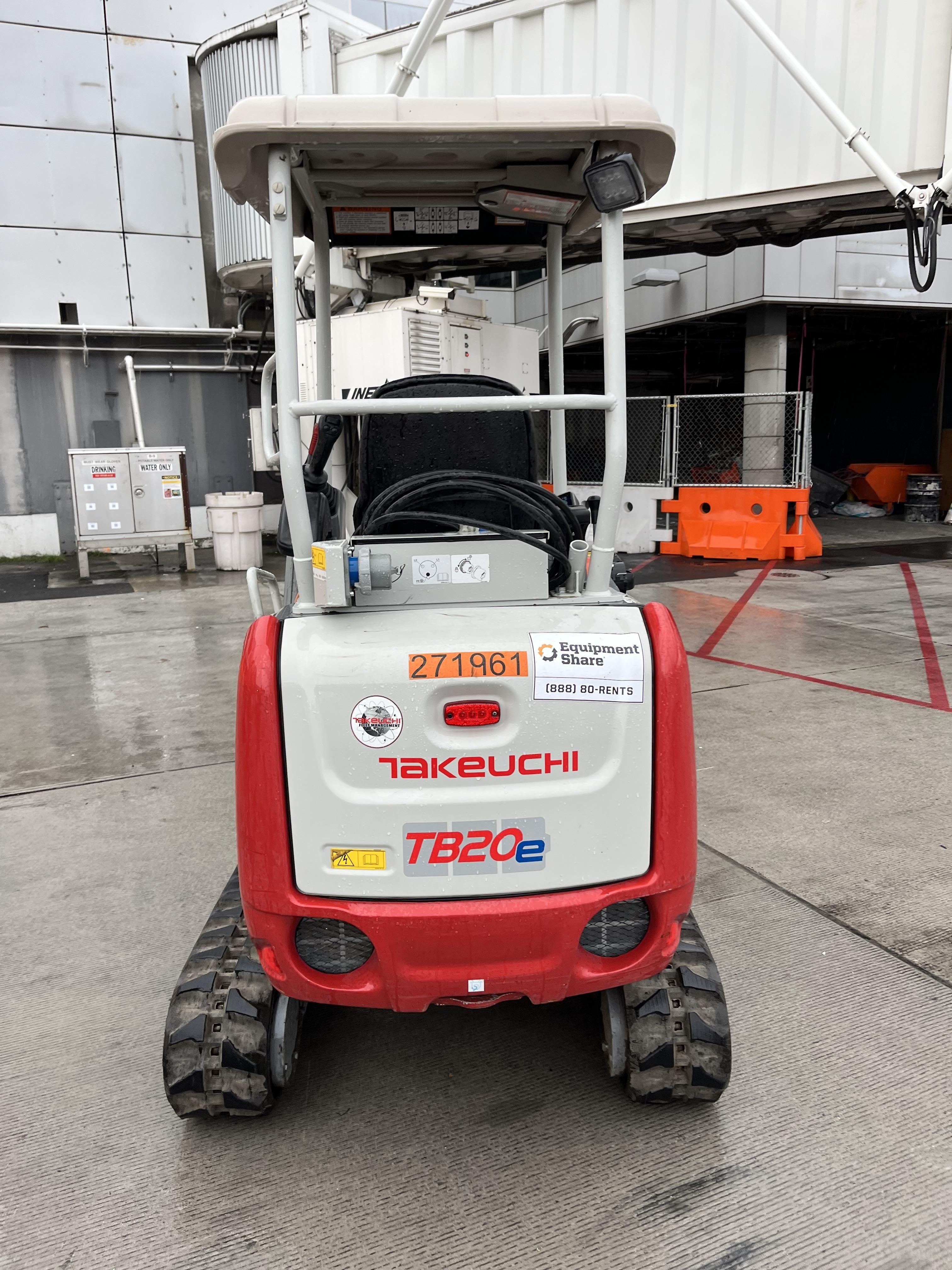 2022 TAKEUCHI TB20e