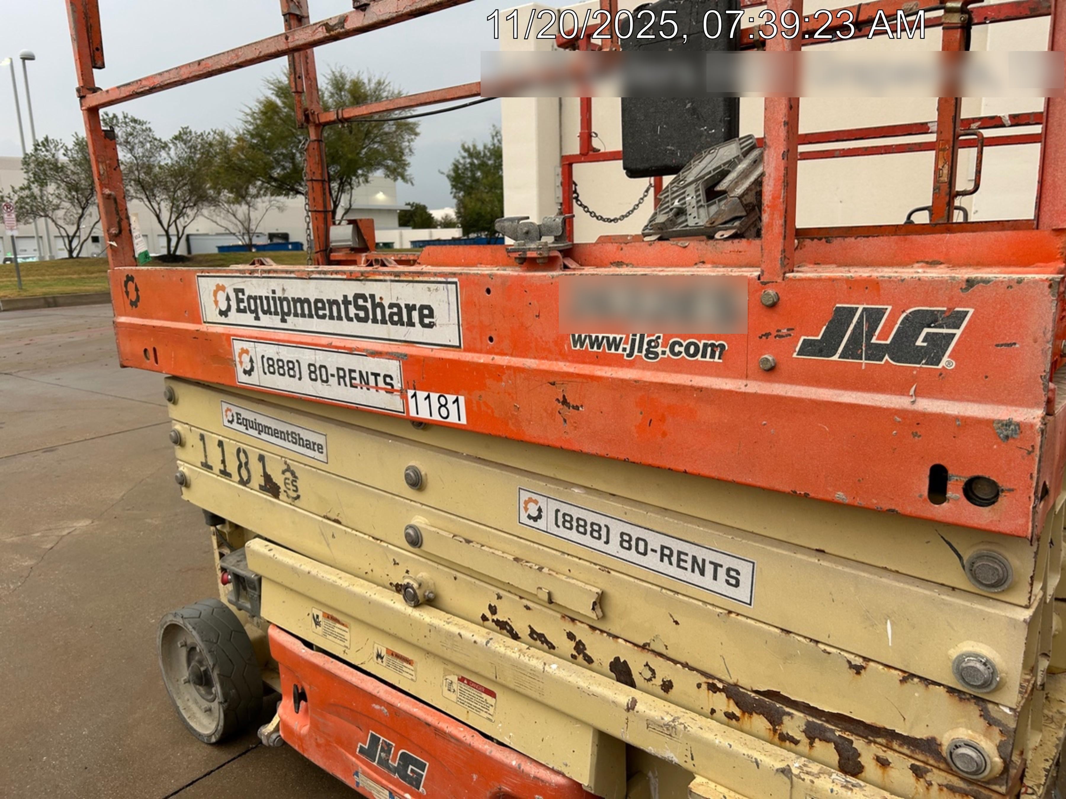 2016 JLG 2632ES