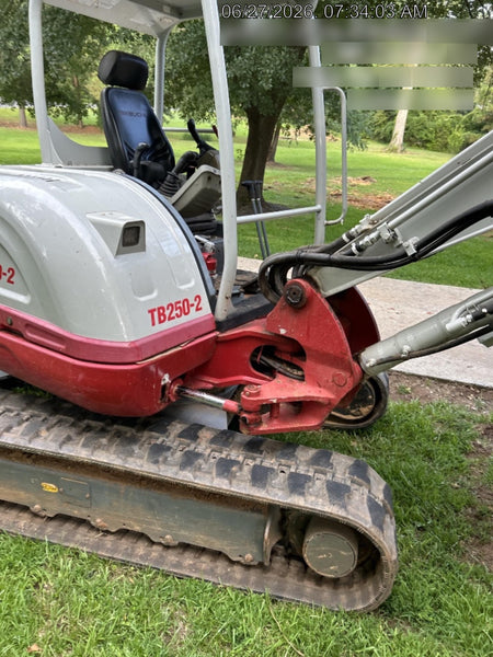 2023 TAKEUCHI TB250-2R