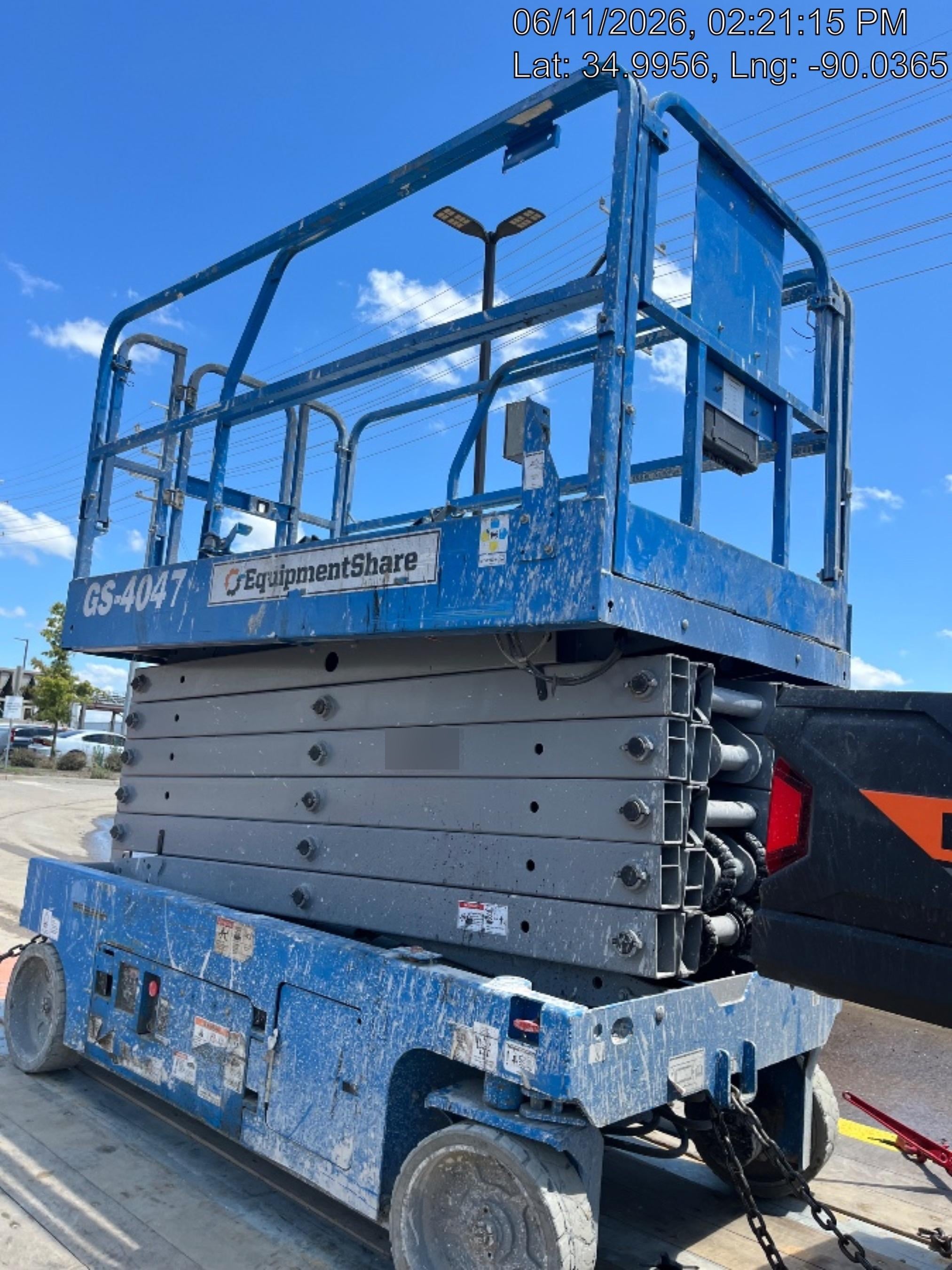 2019 Genie GS-4047 Folding rails with half height swing gate