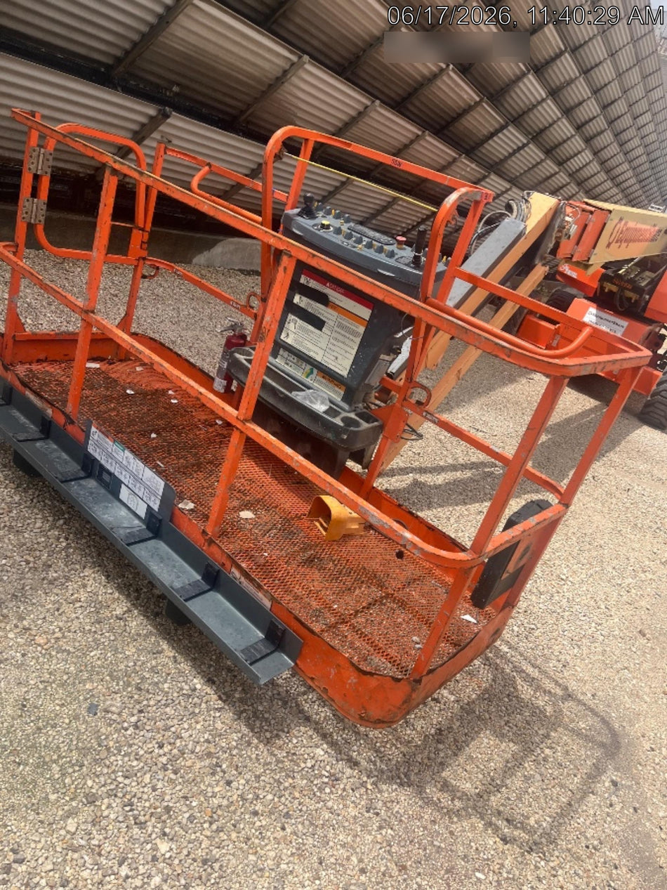 2023 JLG 660SJ