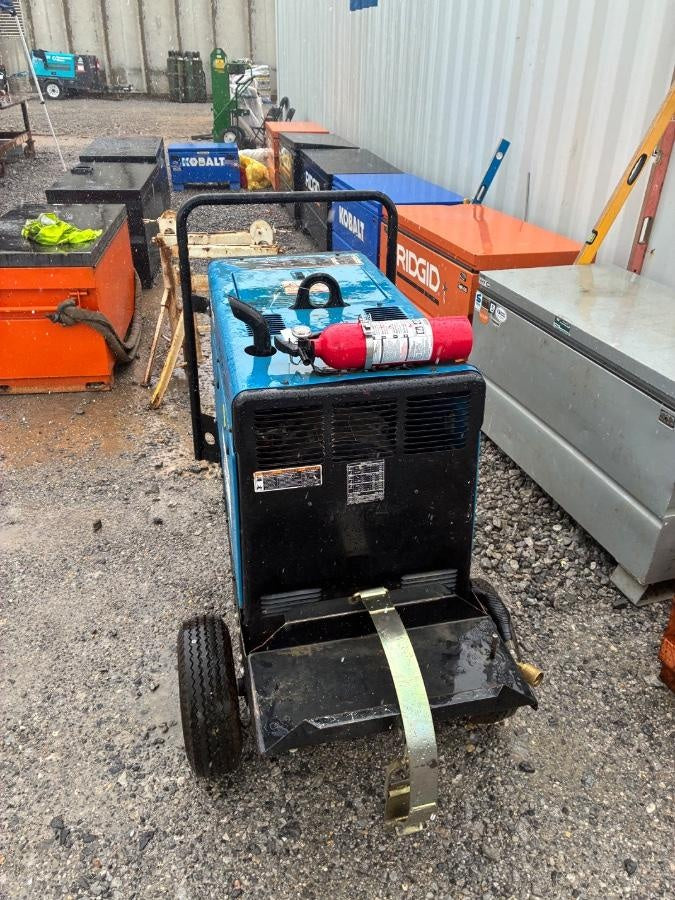 2019 Miller Electric BOBCAT 250 951600 PKG-250 amp Propane Welder, Standard w/Running Gear, Bracket, Hose"250 amp Propane Welder, Standard w/Running Gear, Bracket, Hose
