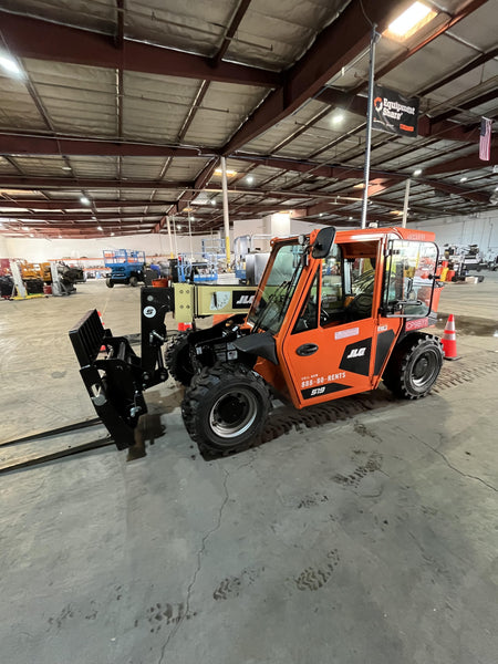 2025 JLG 519