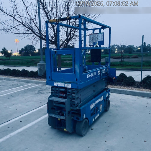 2020 Genie GS-1930 Solid Non Marking Tires, Beacon, Folding rails with half height swing gate, 800W Inverter