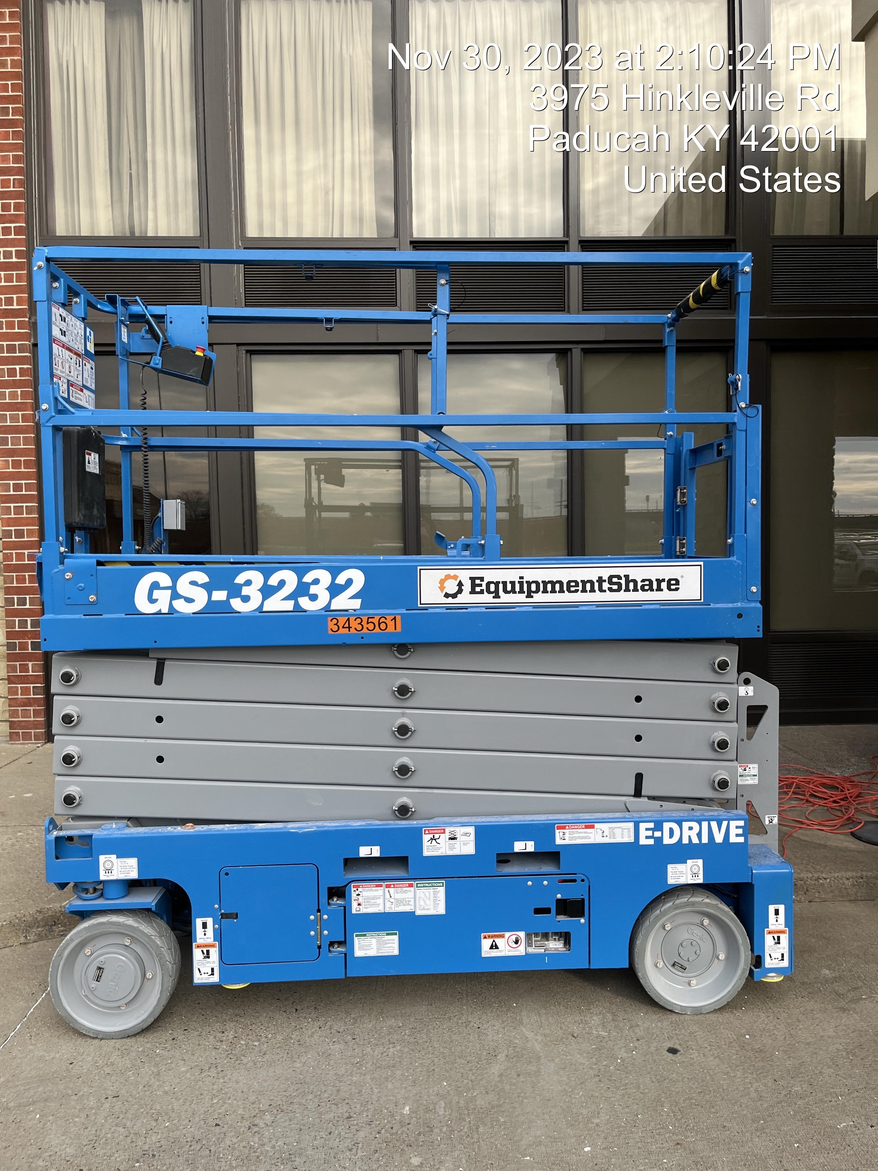 2023 GENIE GS-3232