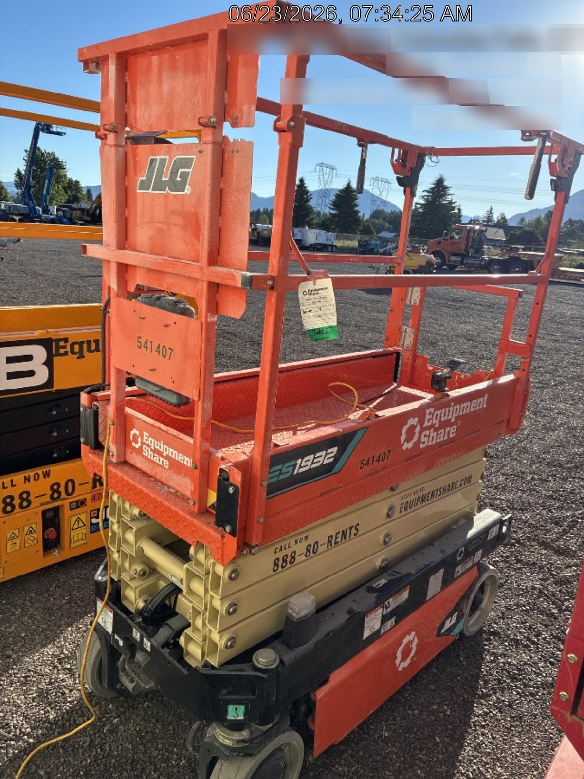 2025 JLG ES1932