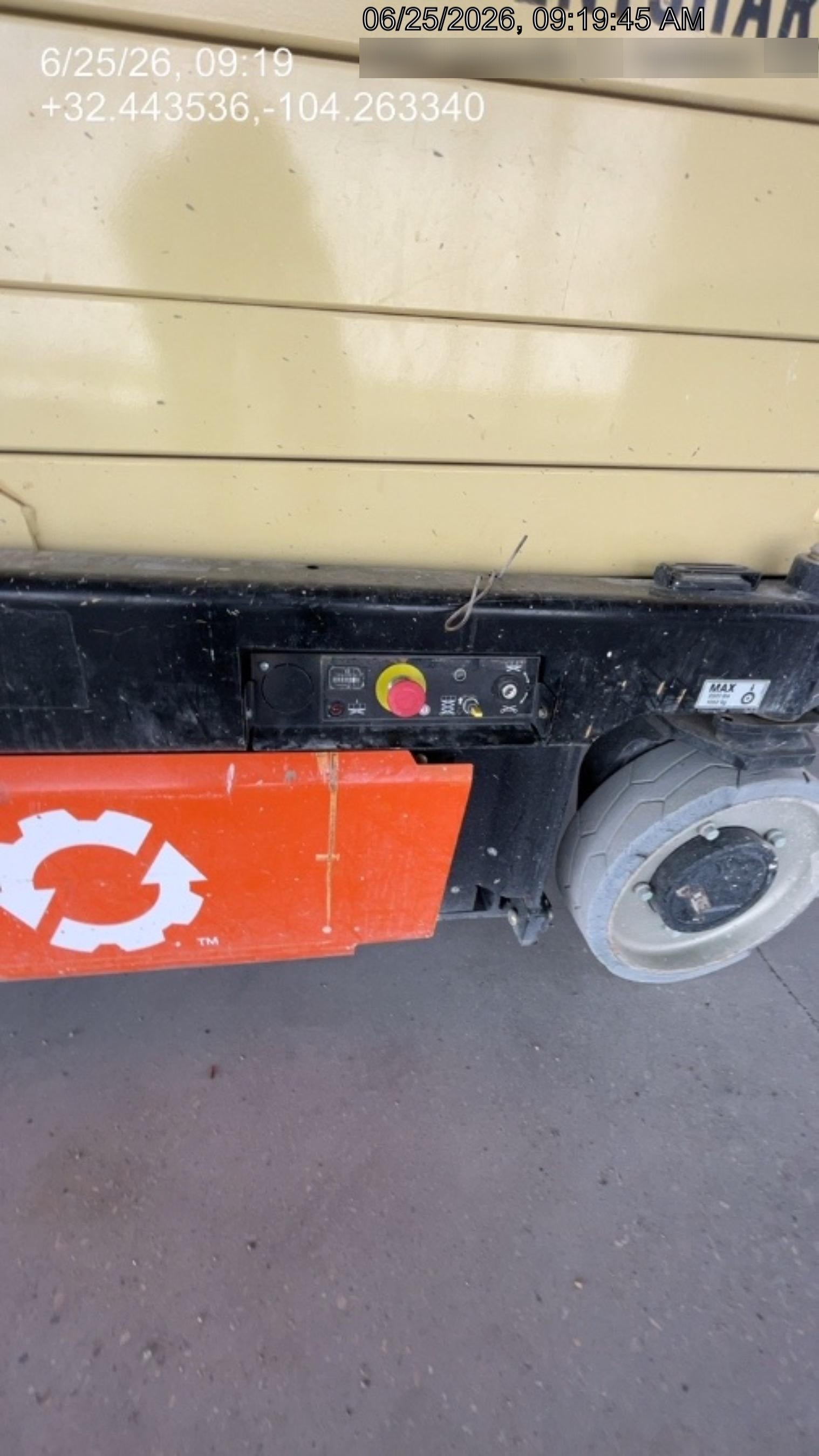 2022 JLG ES3246