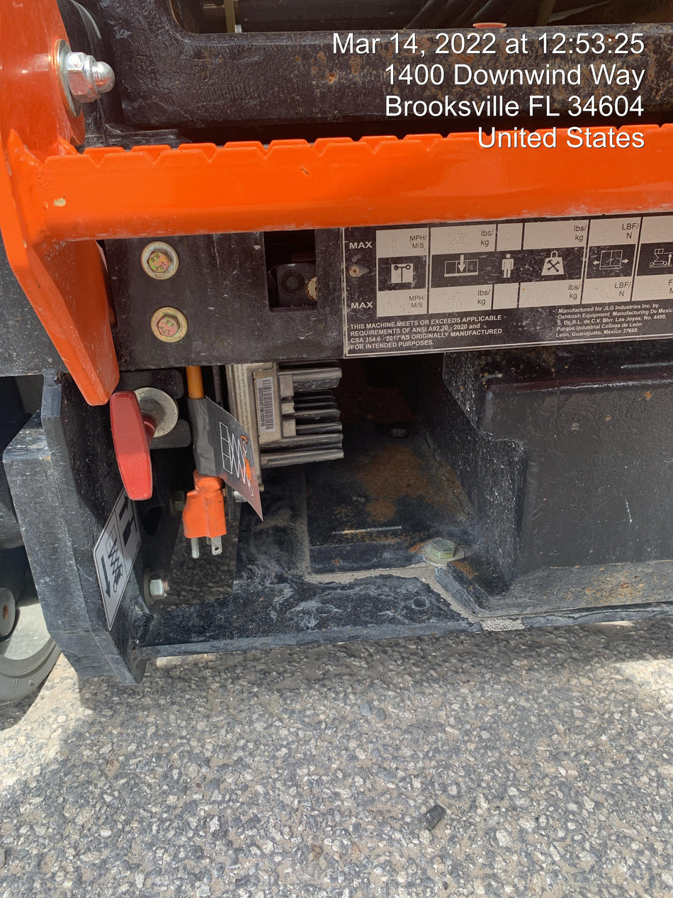 2021 JLG ES1932