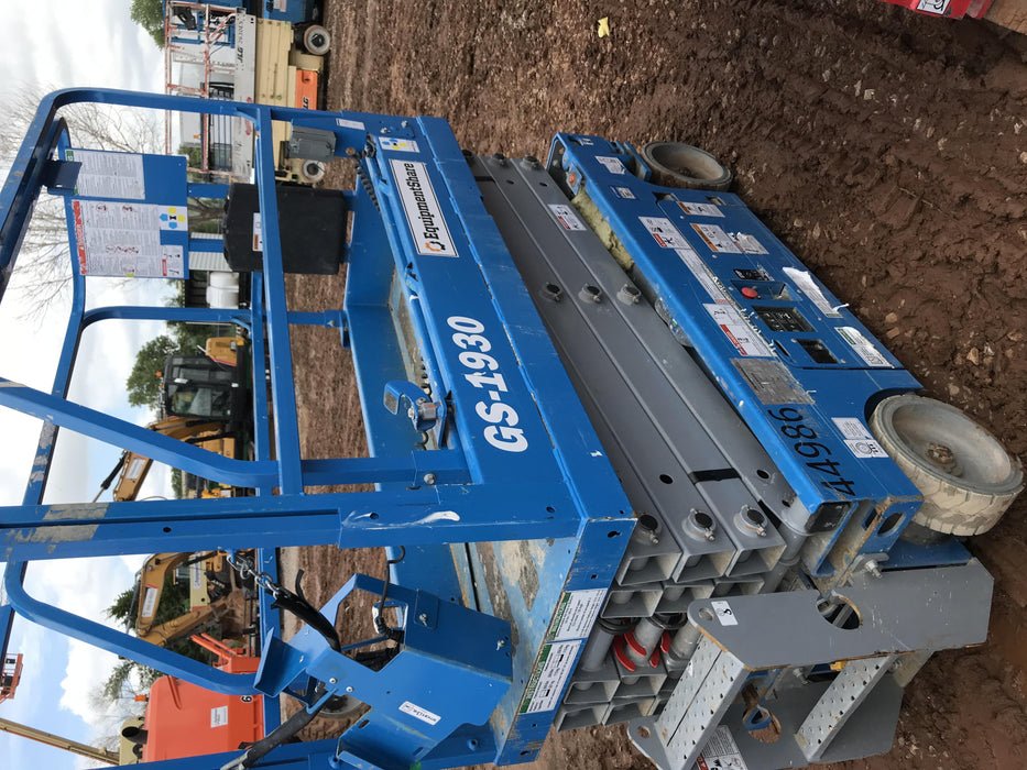 2019 Genie GS-1930 Fixed rails with chain Entry