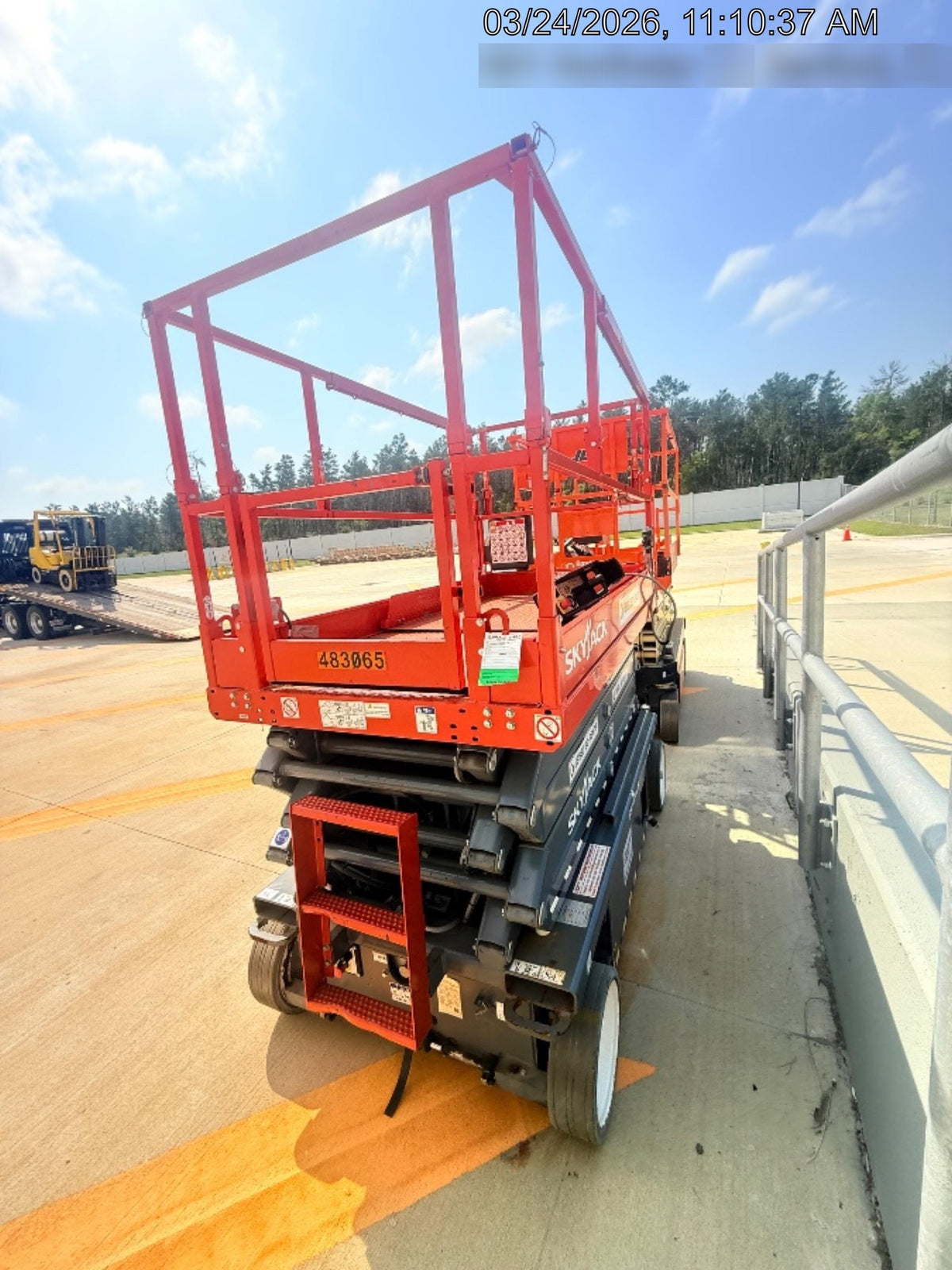2025 JLG ES3246