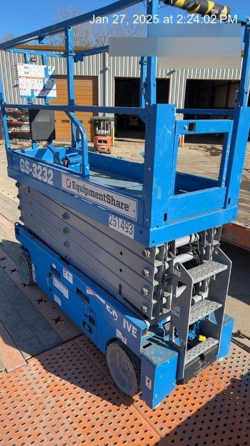 2022 GENIE GS-3232