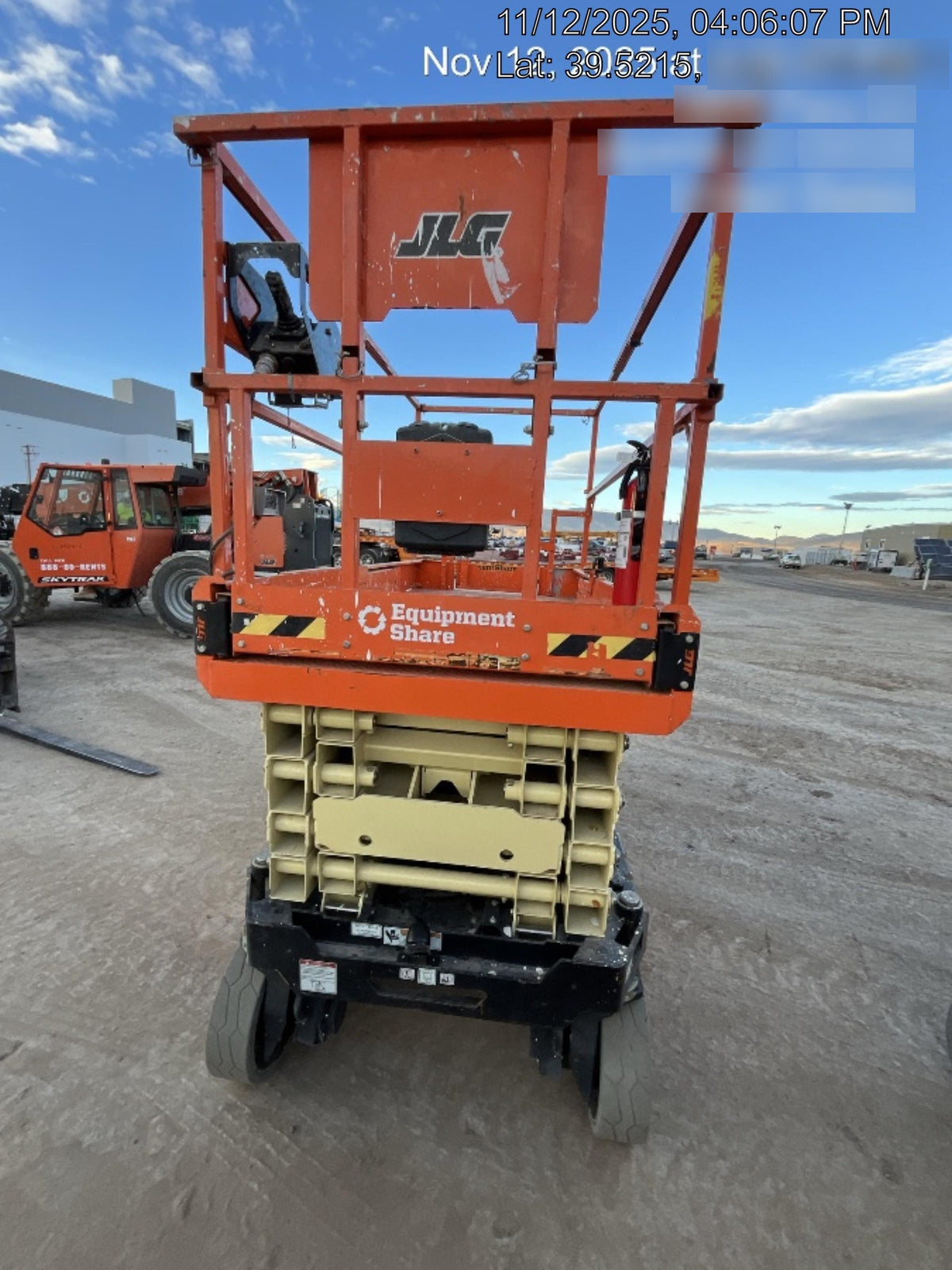 2022 JLG ES3246