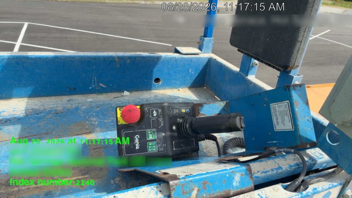 2019 Genie GS-2632 Folding rails with half height swing gate