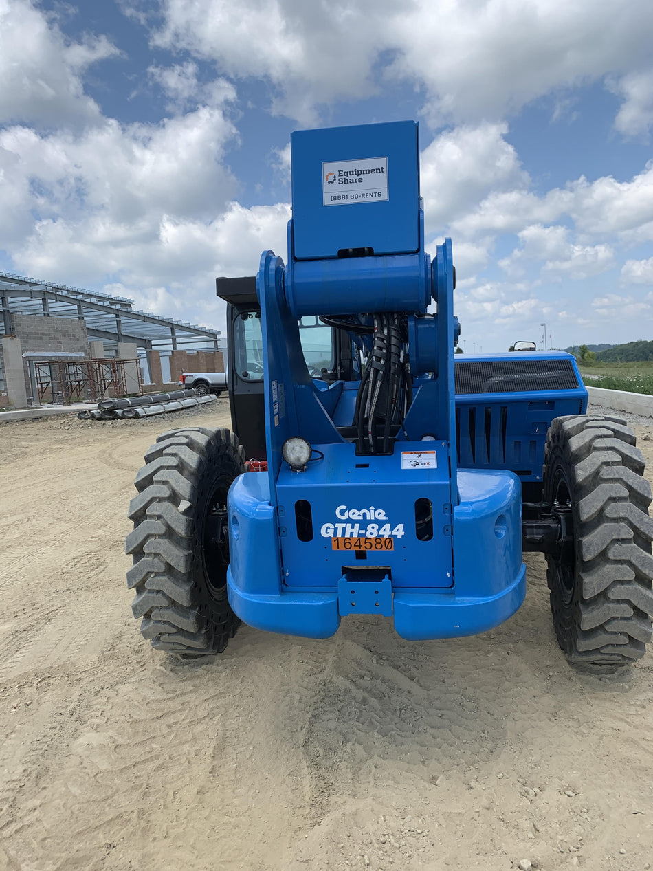 2021 GENIE GTH-844