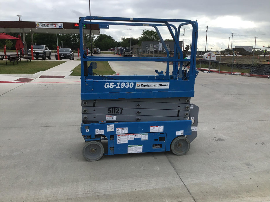 2019 Genie GS-1930 Fixed Rails with Chain Entry