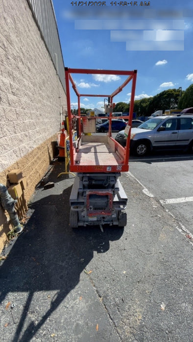 2018 Skyjack SJIII-3219 Skyjack SJIII3219 Scissor Lift w/Trojan Batteries
