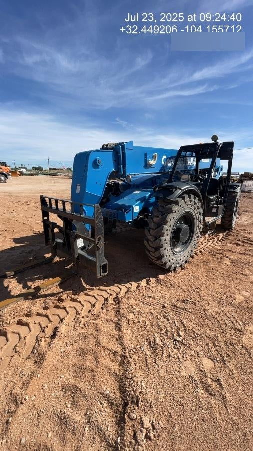 2018 Genie GTH-844 GTH-844 w/Open ROPS, Solid Tires, beacon/work lights, 60" carriage/forks