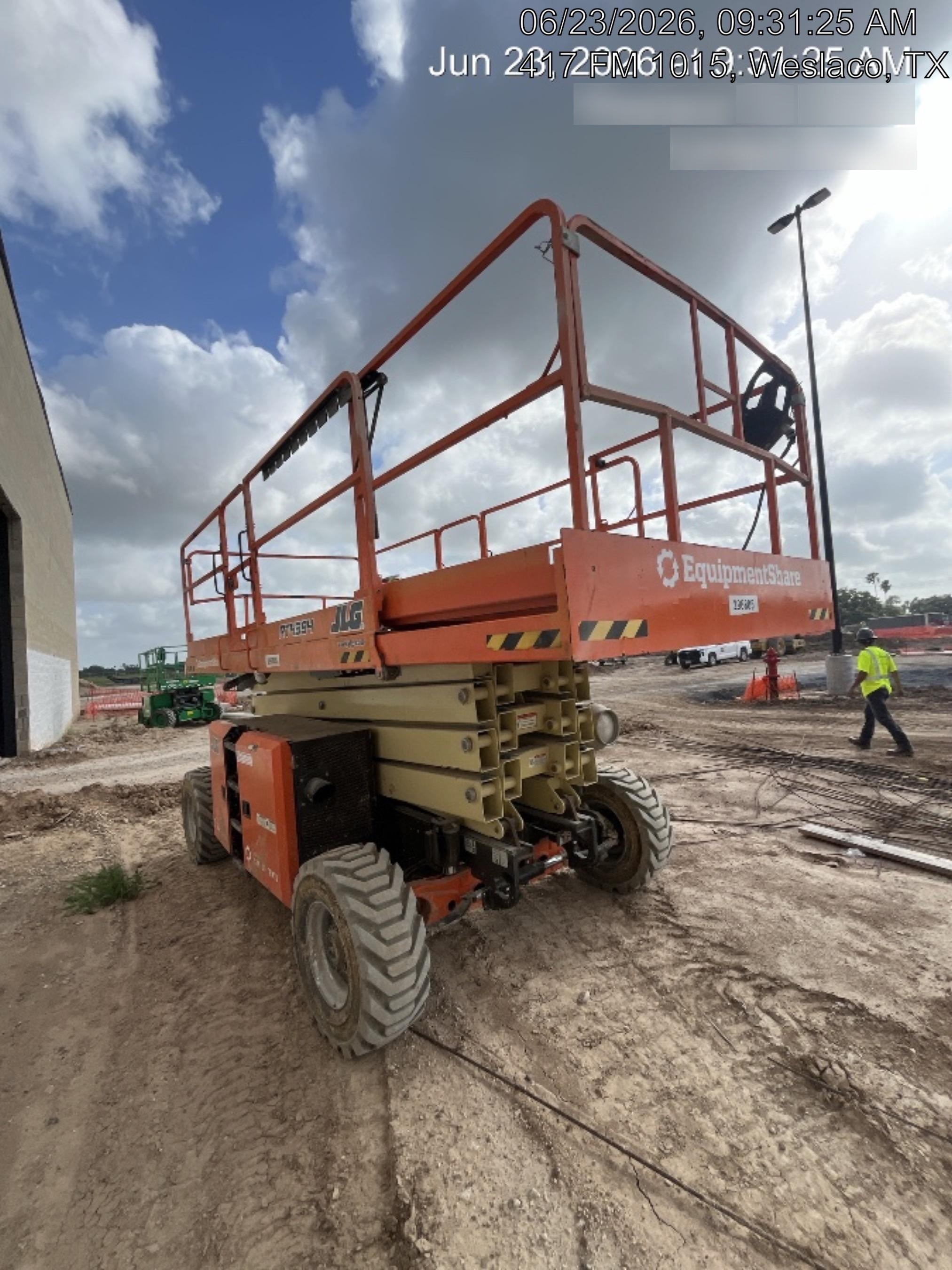 2023 JLG RT4394