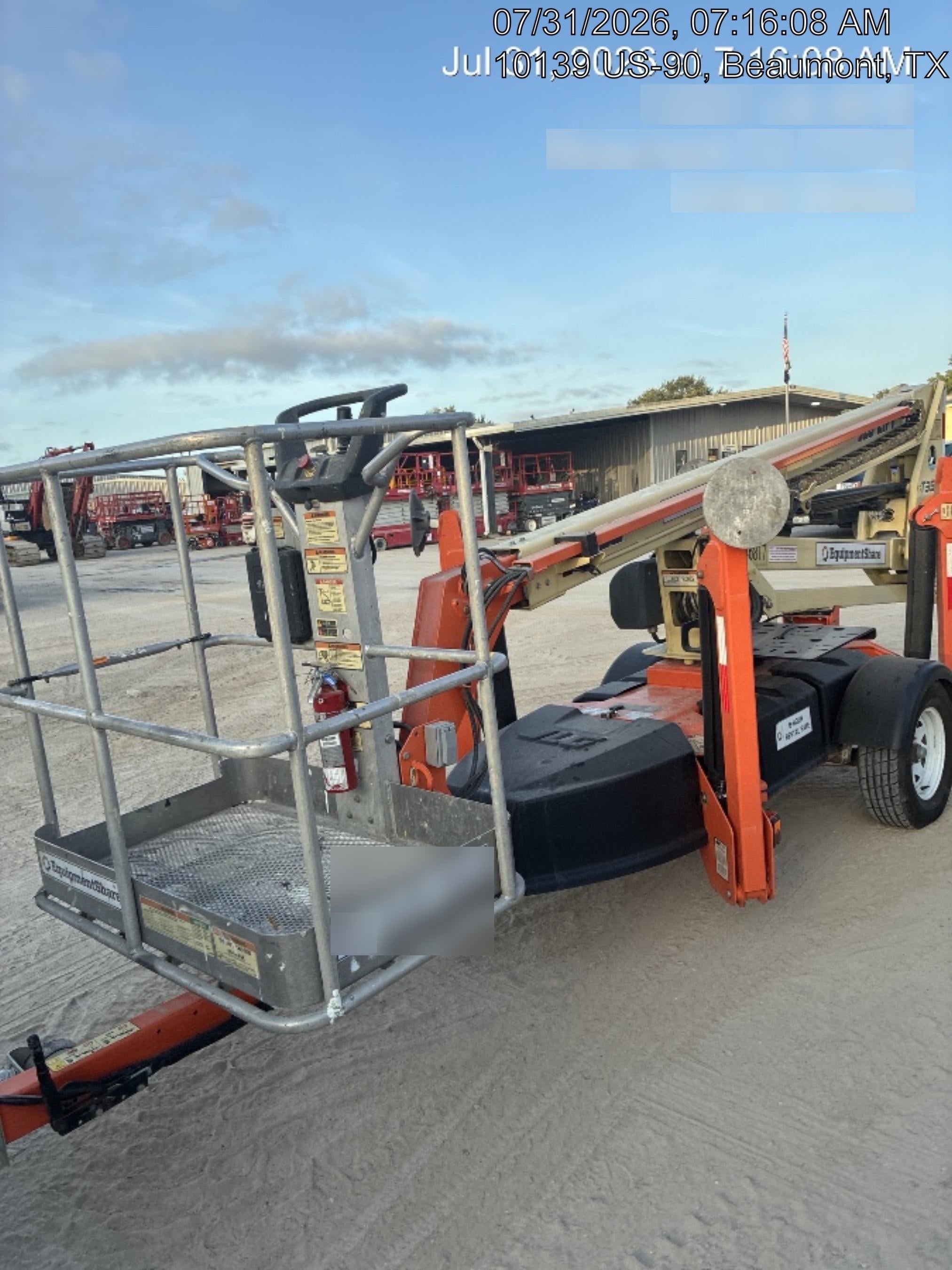 2022 JLG T350