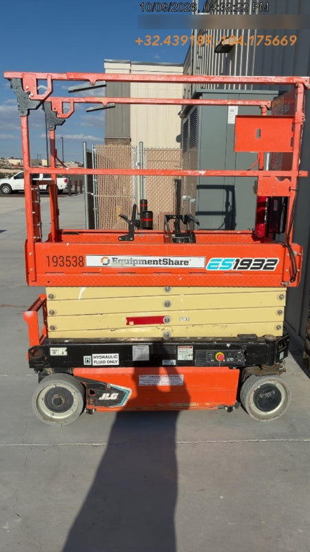 2021 JLG ES1932
