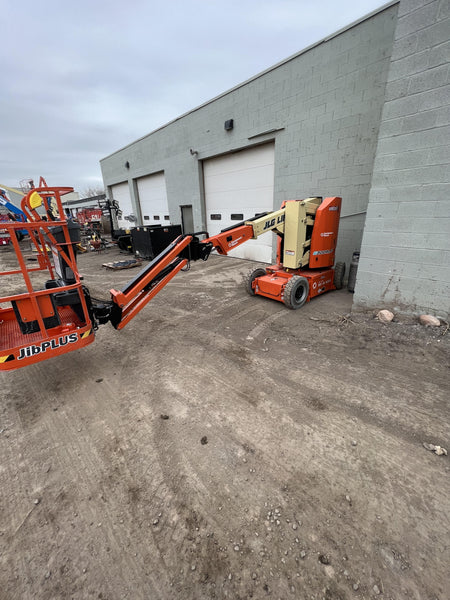 2023 JLG E300AJP