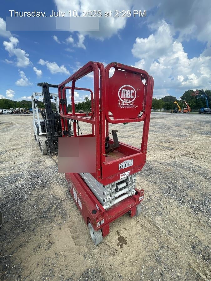 2017 MEC 1330SE 13' Scissor Lift w/2 Year Full Extended Warranty