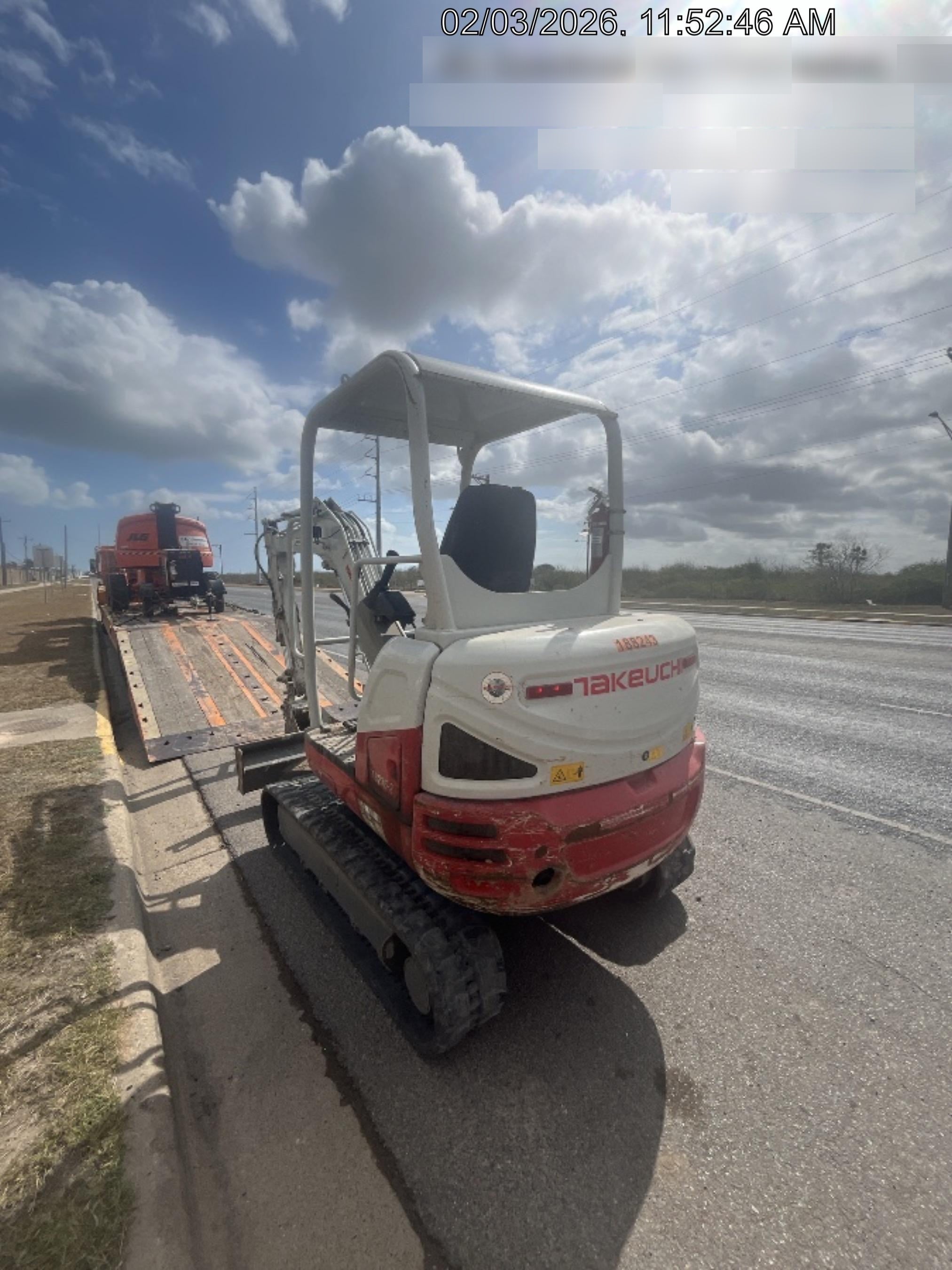 2021 TAKEUCHI TB235-2R