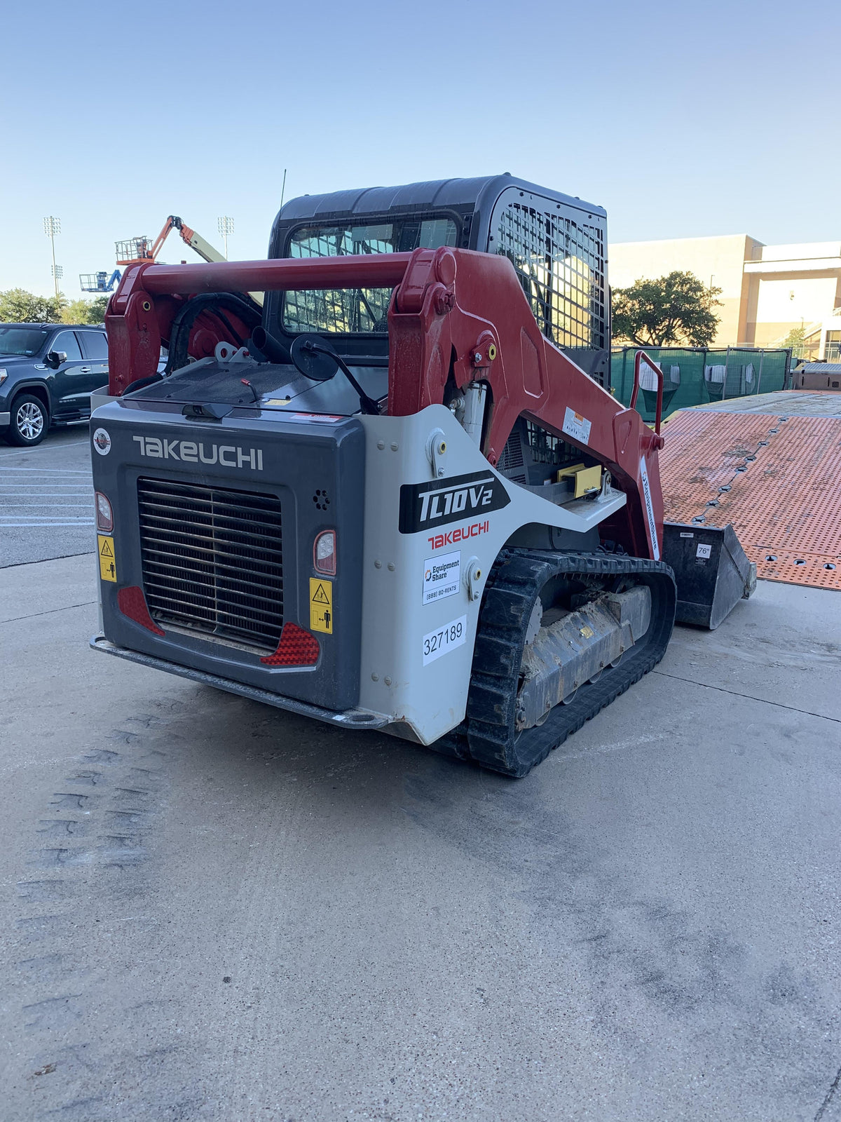 2023 TAKEUCHI TL10V2-CR