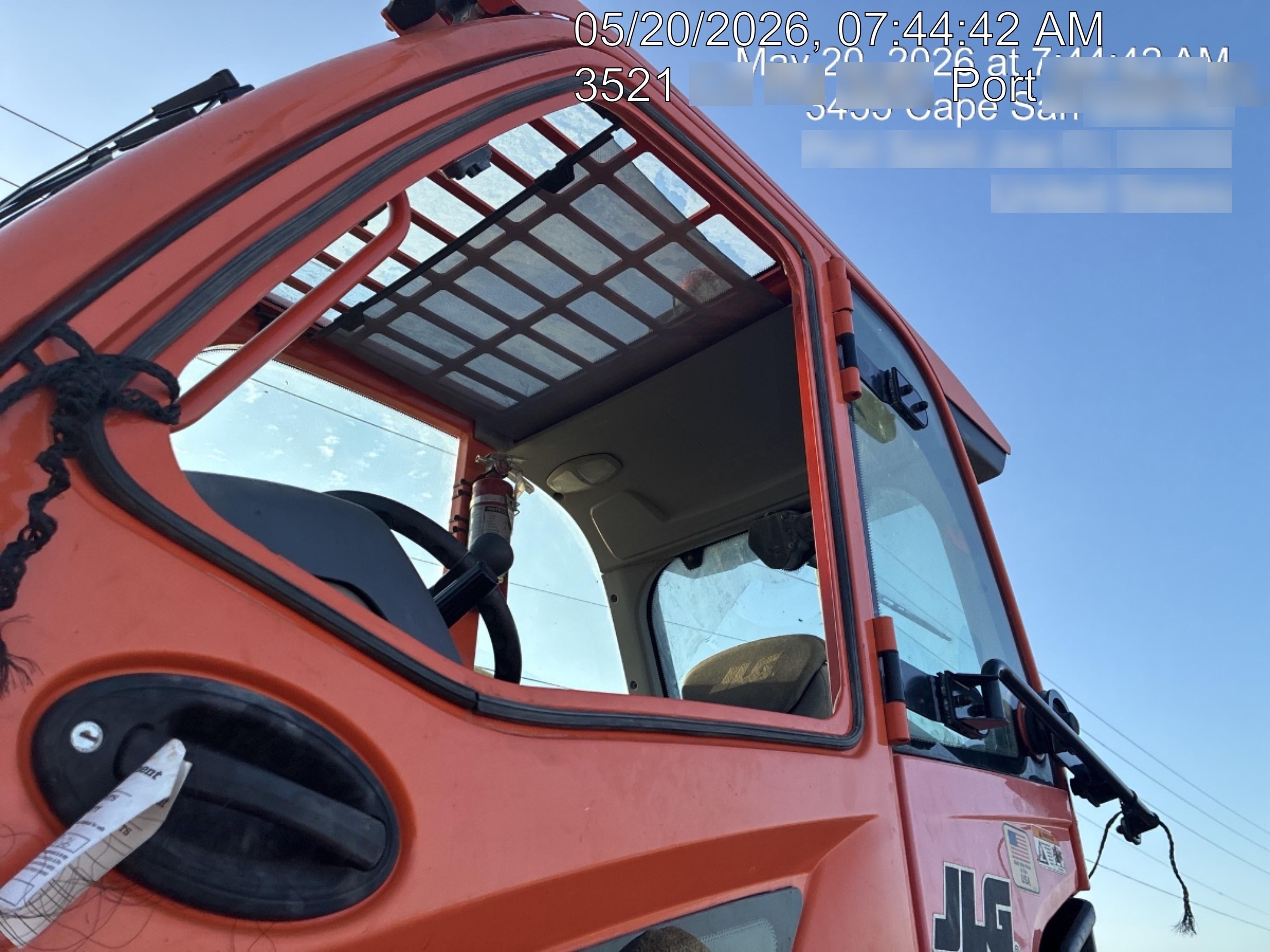 2021 JLG 1732