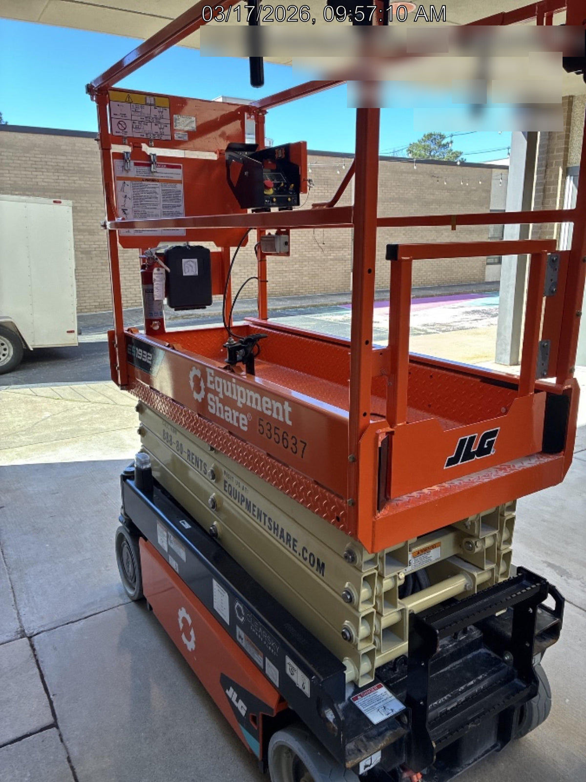 2025 JLG ES1932