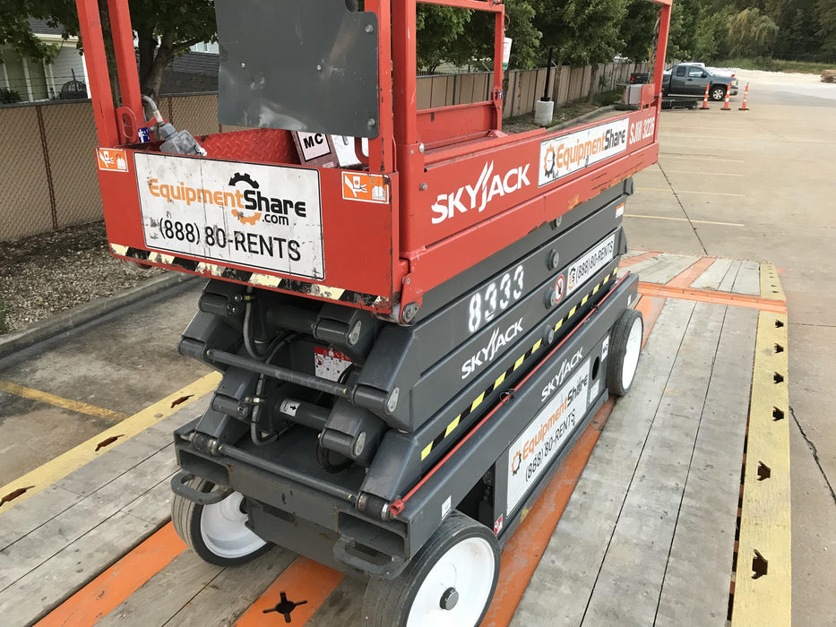 2018 Skyjack SJIII-3226 Skyjack SJIII3226 Scissor Lift w/Trojan Batteries