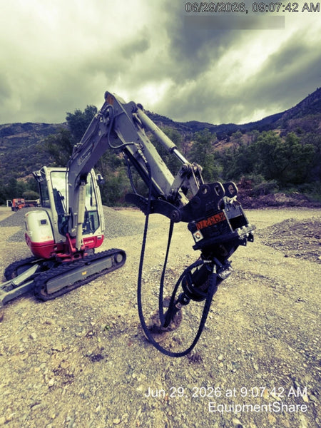 2023 TAKEUCHI TB235-2CR