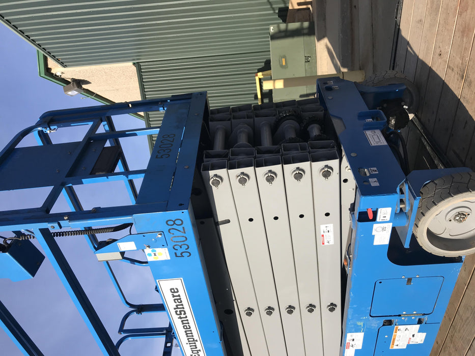 2019 Genie GS-4047 Folding rails with half height swing gate