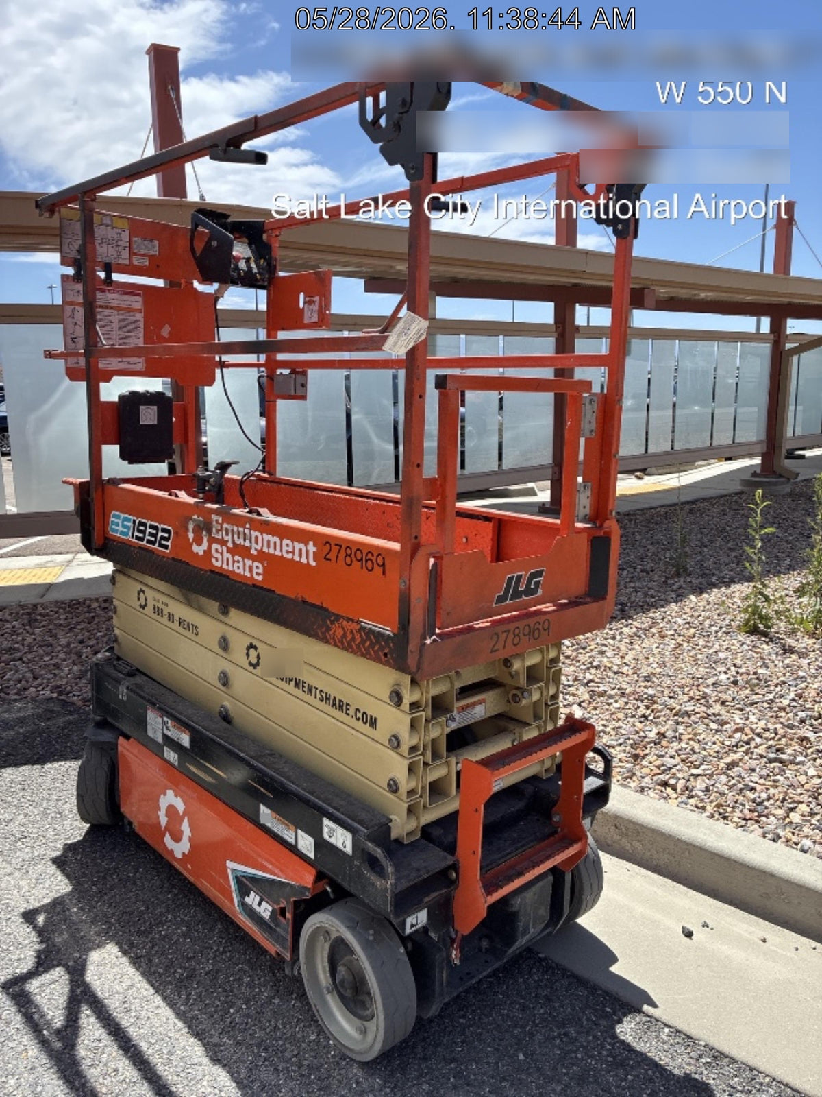 2022 JLG ES1932
