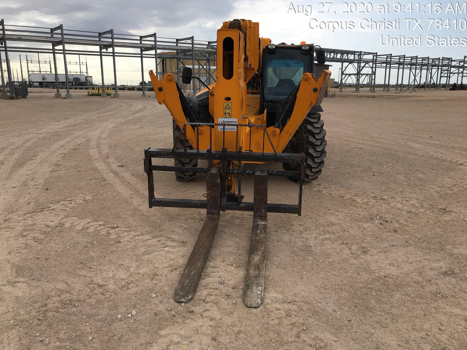 2019 JCB 512-56 Enclosed Cab, 109 HP, Solid Tires, Worklights, Beacon, Aux Hydraulics, Lifting Eye w/60" Carriage/60" Forks