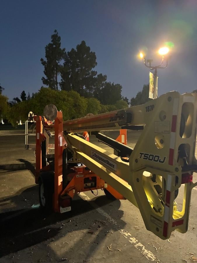 2022 JLG T500J