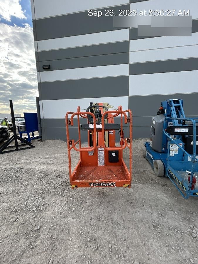 2022 JLG 26E